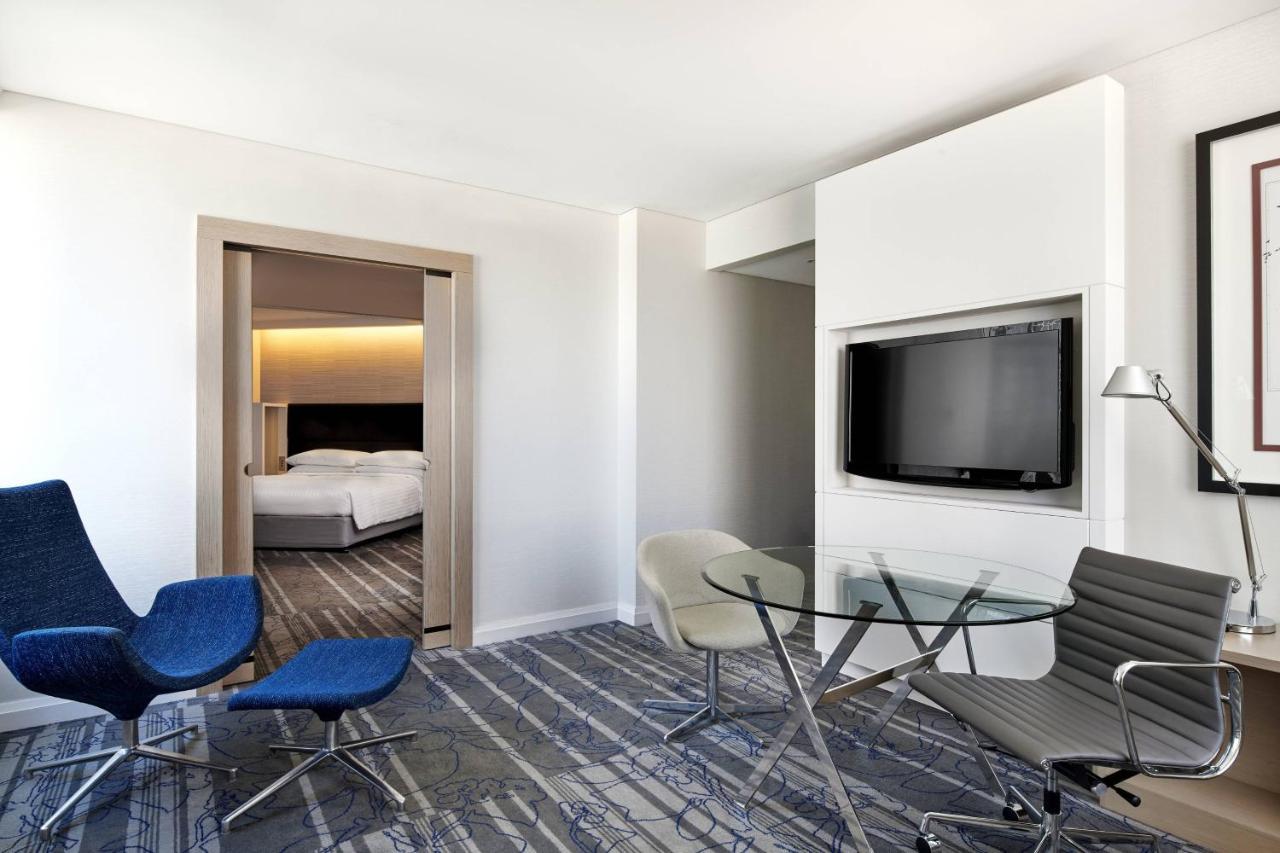 Junior Suite, 1 King Bed,1400130209:JPEG